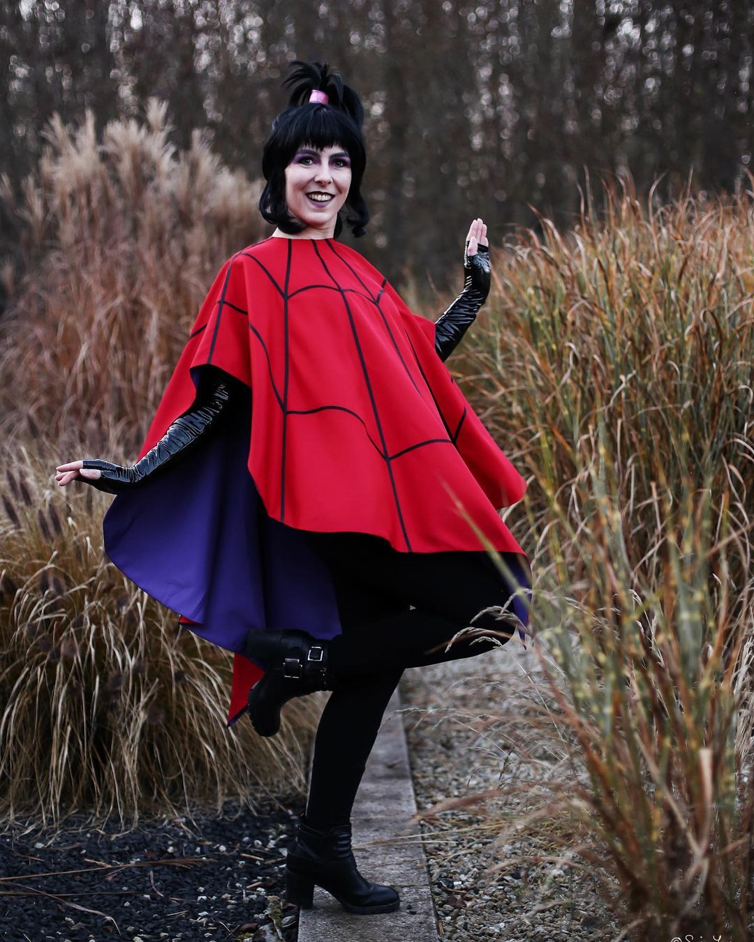 Lydia Deetz Animated Cosplay Costume Red Spider-web Cloak With Gloves ...