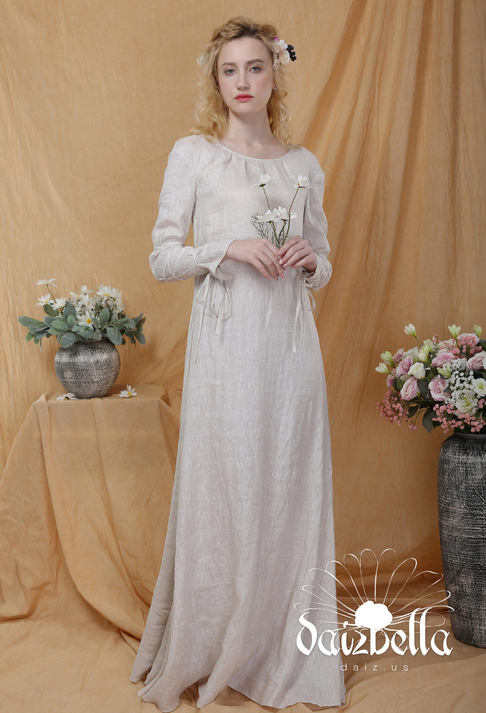 The Duchess: Exclusive Medieval Renaissance Wedding Handmade Natural Linen  Chemise with Ruffled Round Collar